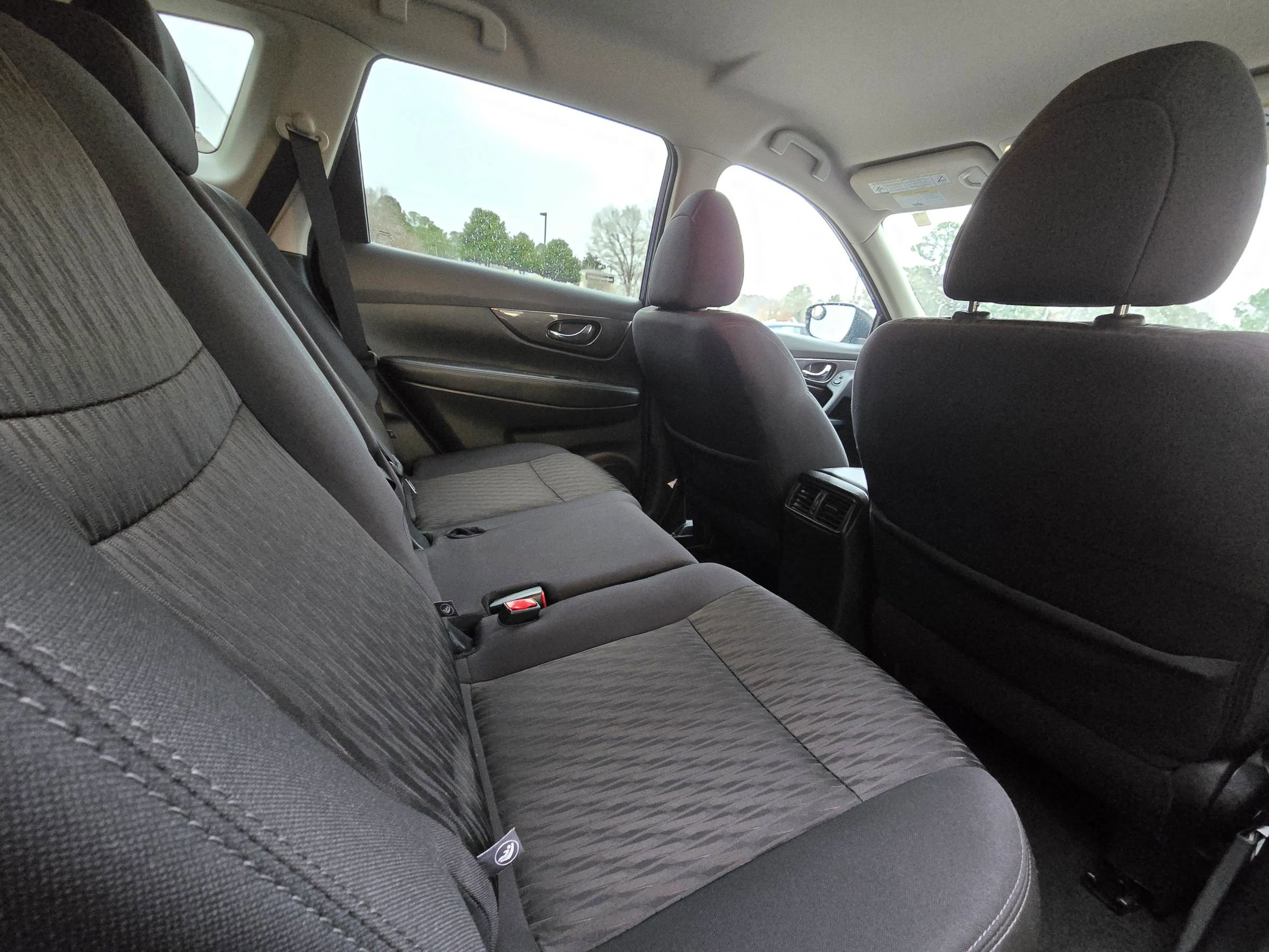 Used 2020 Nissan Rogue SV image 14