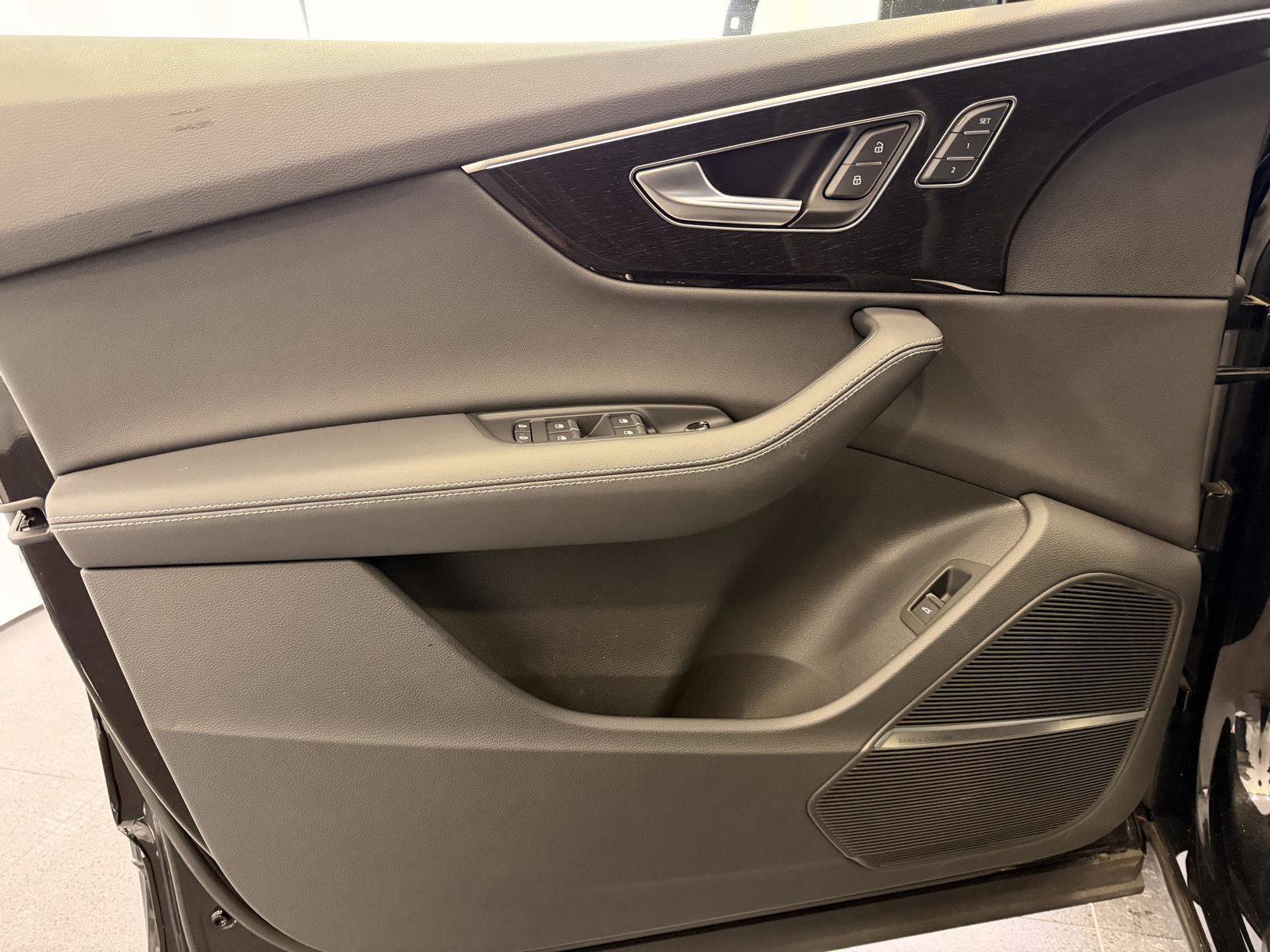 Used 2025 Audi Q7 2.0T Premium Plus w/ Premium Plus Package image 15