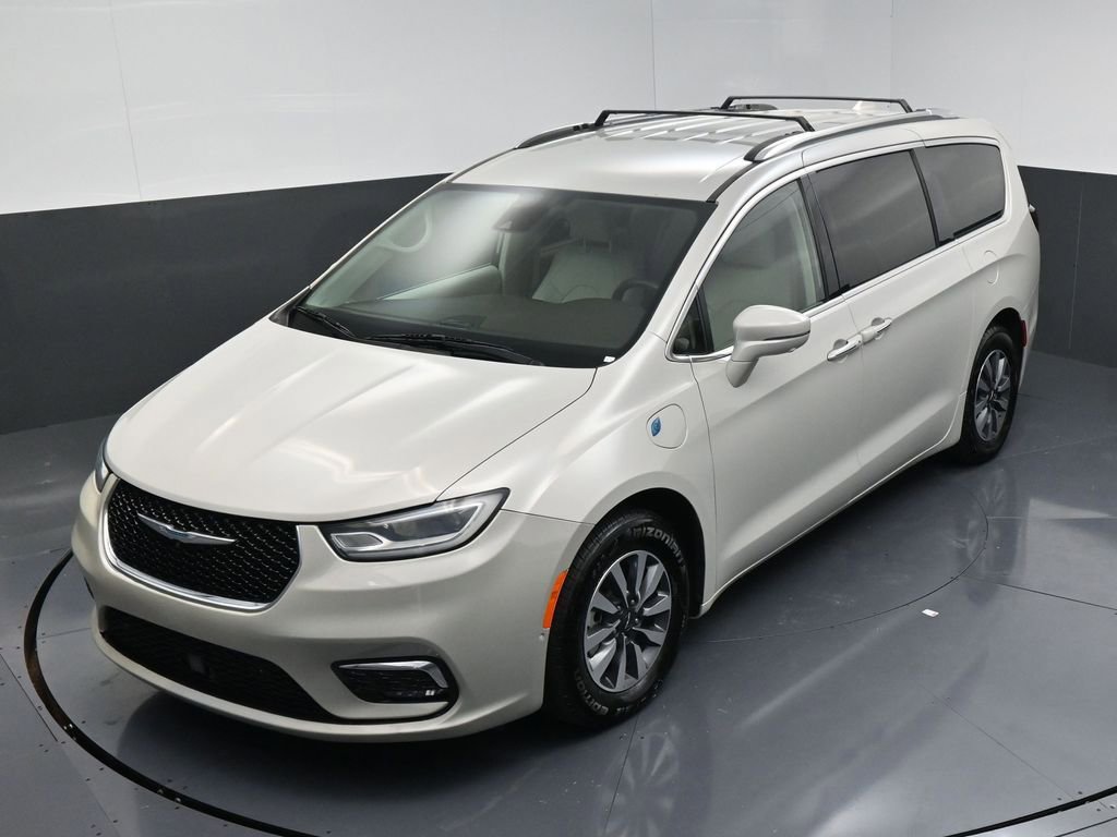 Used 2021 Chrysler Pacifica Touring-L image 16