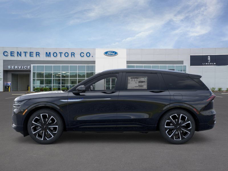New 2025 Lincoln Nautilus Reserve image 3