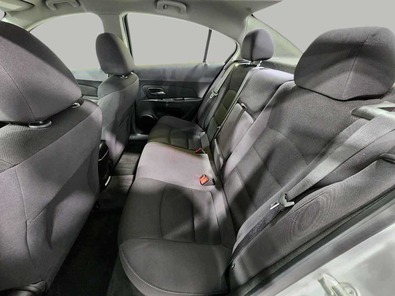 Used 2014 Chevrolet Cruze LT image 24