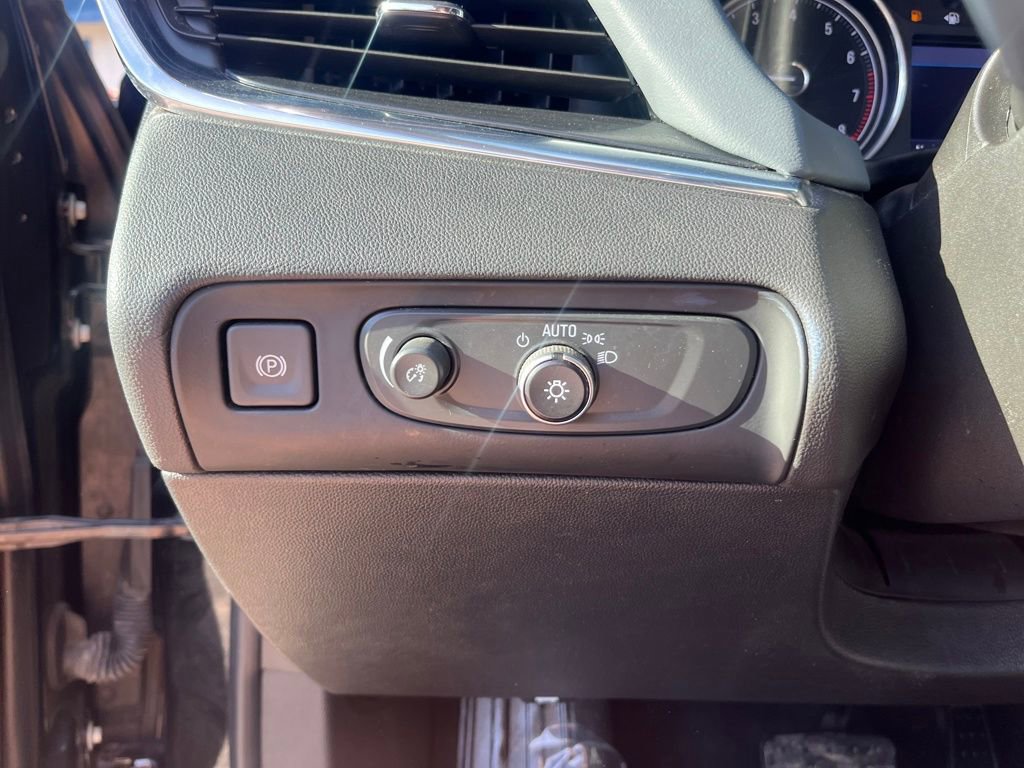 Used 2021 Buick Enclave Essence image 15