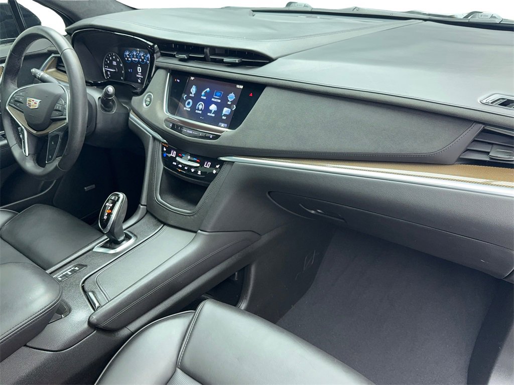 Used 2017 Cadillac XT5 Platinum image 43