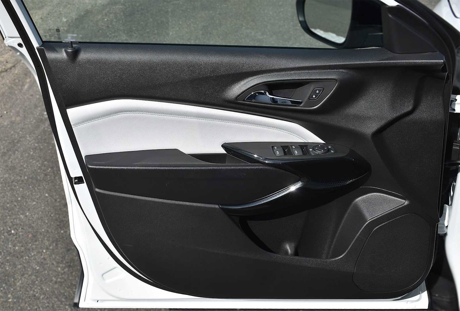 New 2026 Chevrolet Trax LT w/ Sunroof Package image 24