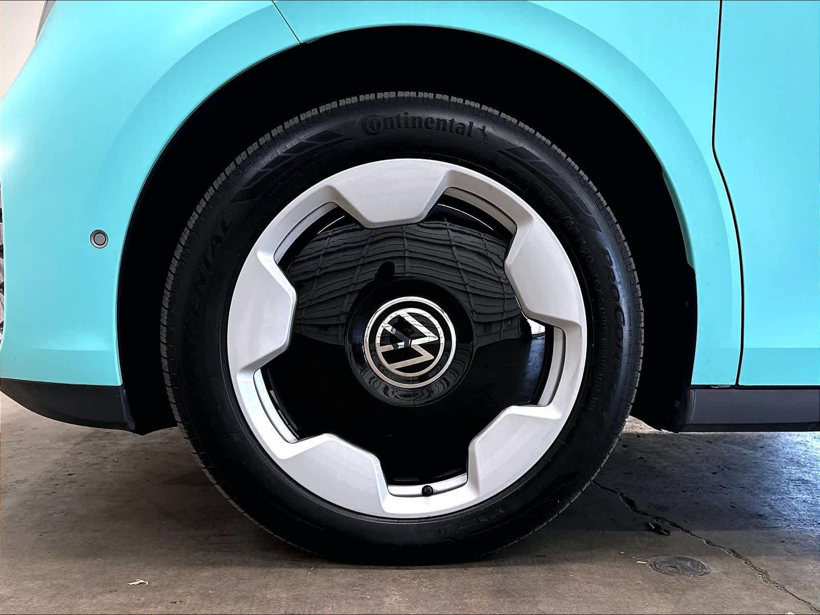 Used 2025 Volkswagen ID. Buzz Pro S RWD image 31