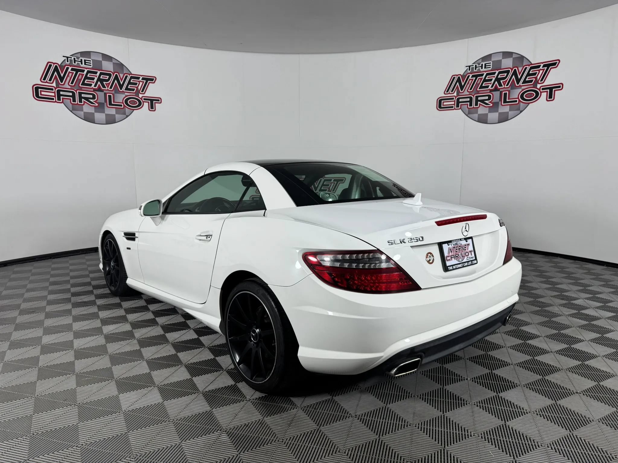 Used 2015 Mercedes-Benz SLK 250 image 9