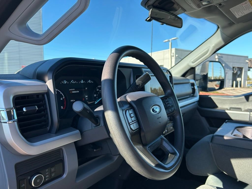 Used 2025 Ford F250 XLT AWD/4WD image 16