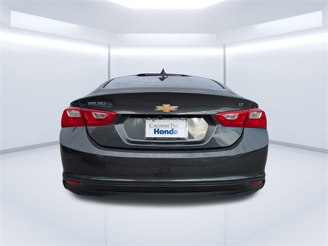 Used 2017 Chevrolet Malibu LT image 5