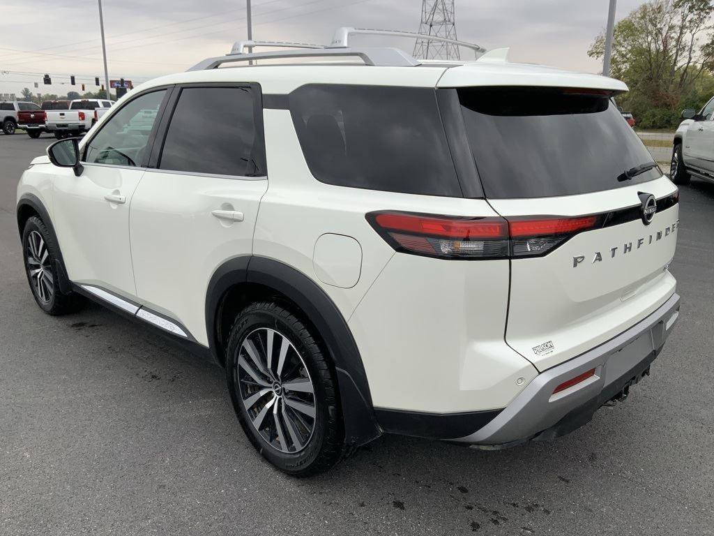 Used 2023 Nissan Pathfinder Platinum image 9