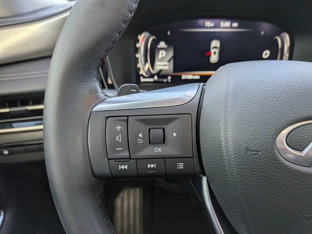 Used 2024 INFINITI QX60 Luxe w/ Performance Audio Package image 16