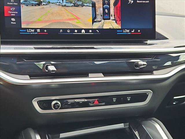 Used 2025 BMW X6 M60i AWD/4WD image 15