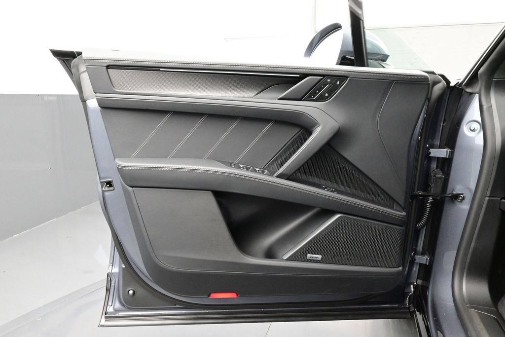 New 2026 Porsche Cayenne Turbo AWD/4WD image 7
