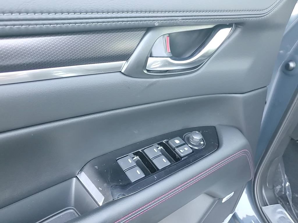 New 2025 MAZDA CX-5 Carbon Edition image 11