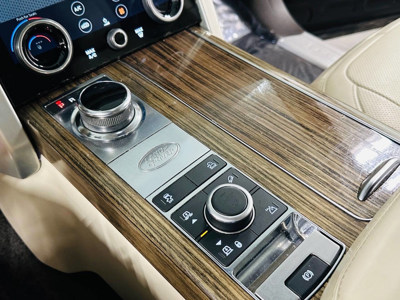 Used 2019 Land Rover Range Rover HSE AWD/4WD image 14