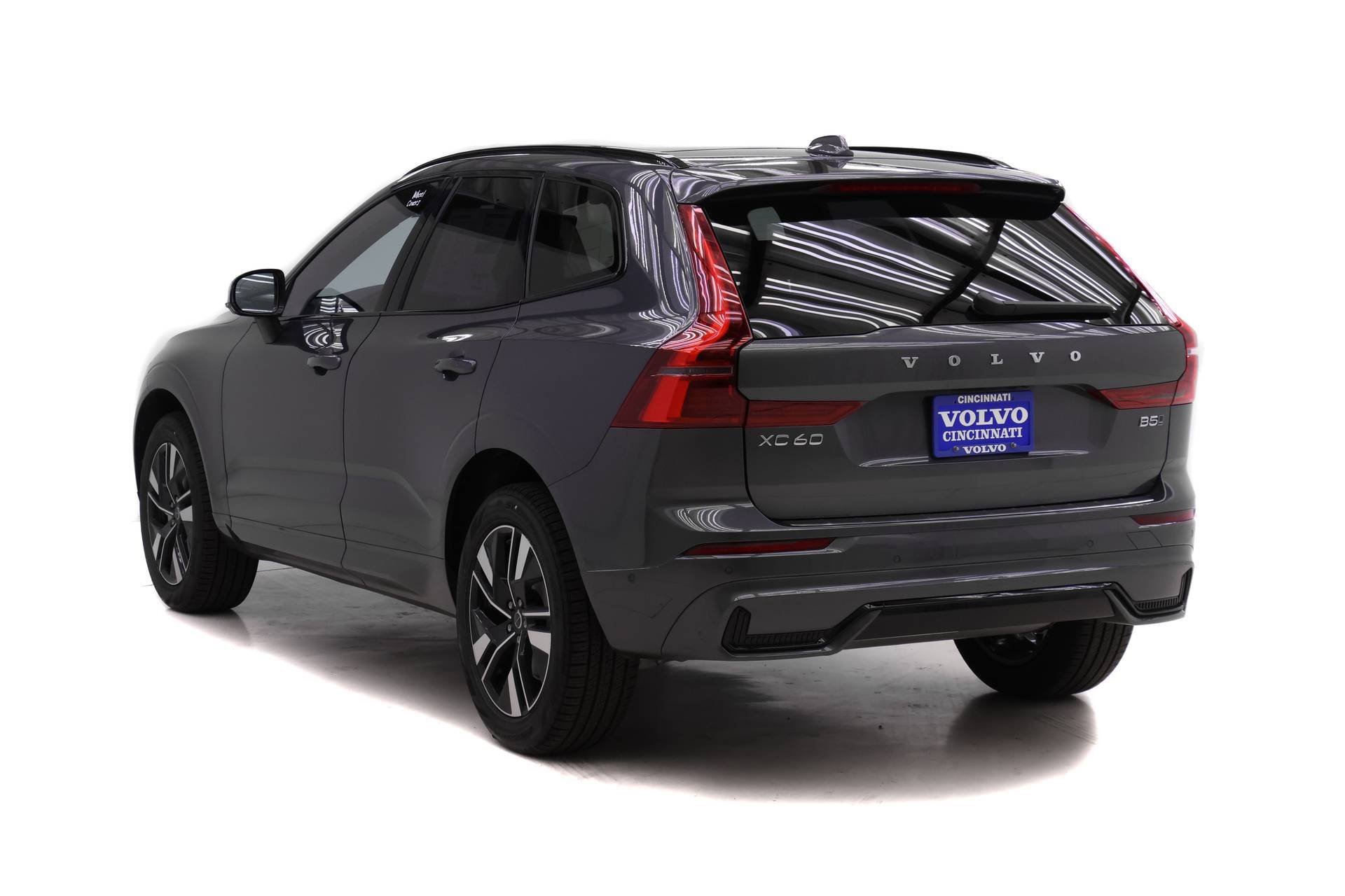 New 2026 Volvo XC60 B5 Plus w/ Climate Package image 5