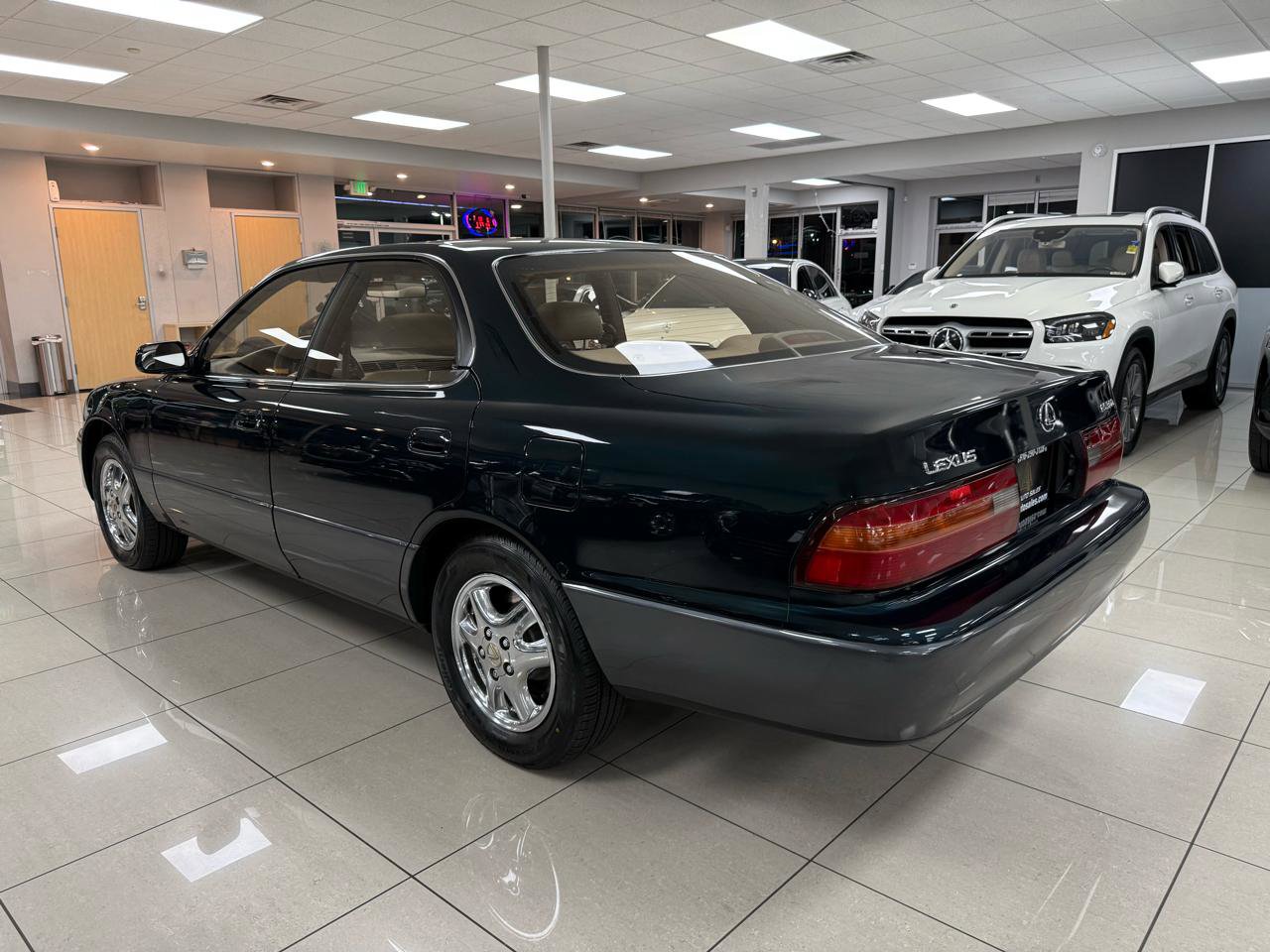 Used 1995 Lexus ES 330 FWD image 2