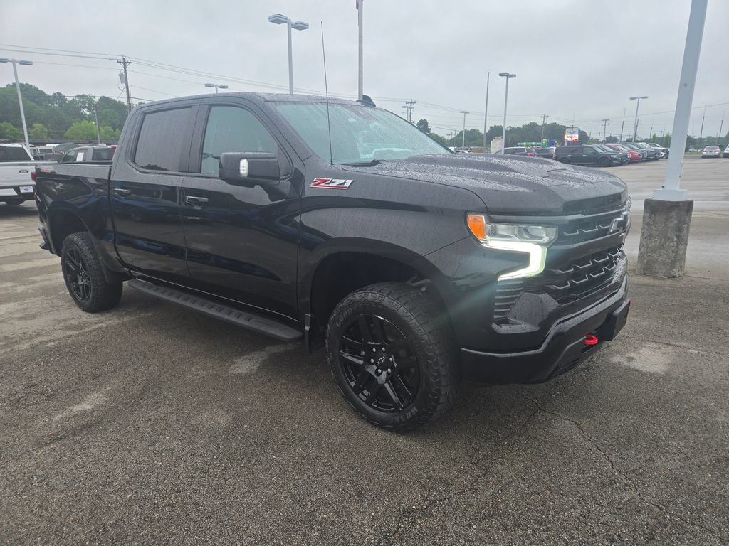 Used 2023 Chevrolet Silverado 1500 LT Trail Boss w/ LT Trail Boss Premium Package AWD/4WD image 2