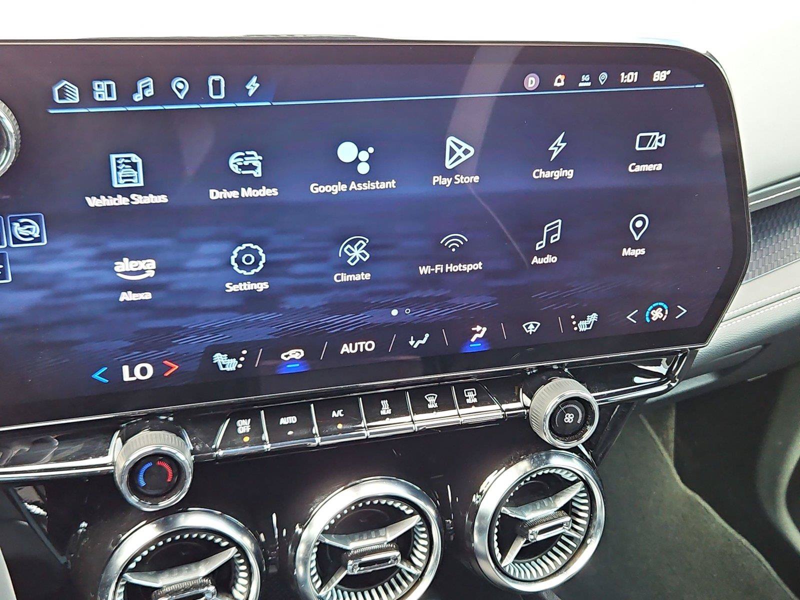 Used 2024 Chevrolet Blazer EV LT AWD/4WD image 18