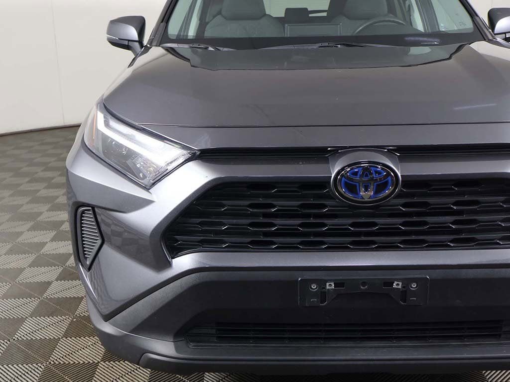 Used 2022 Toyota RAV4 XLE w/ Convenience Package image 12
