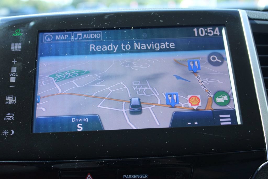 Used 2016 Honda Pilot Touring image 17