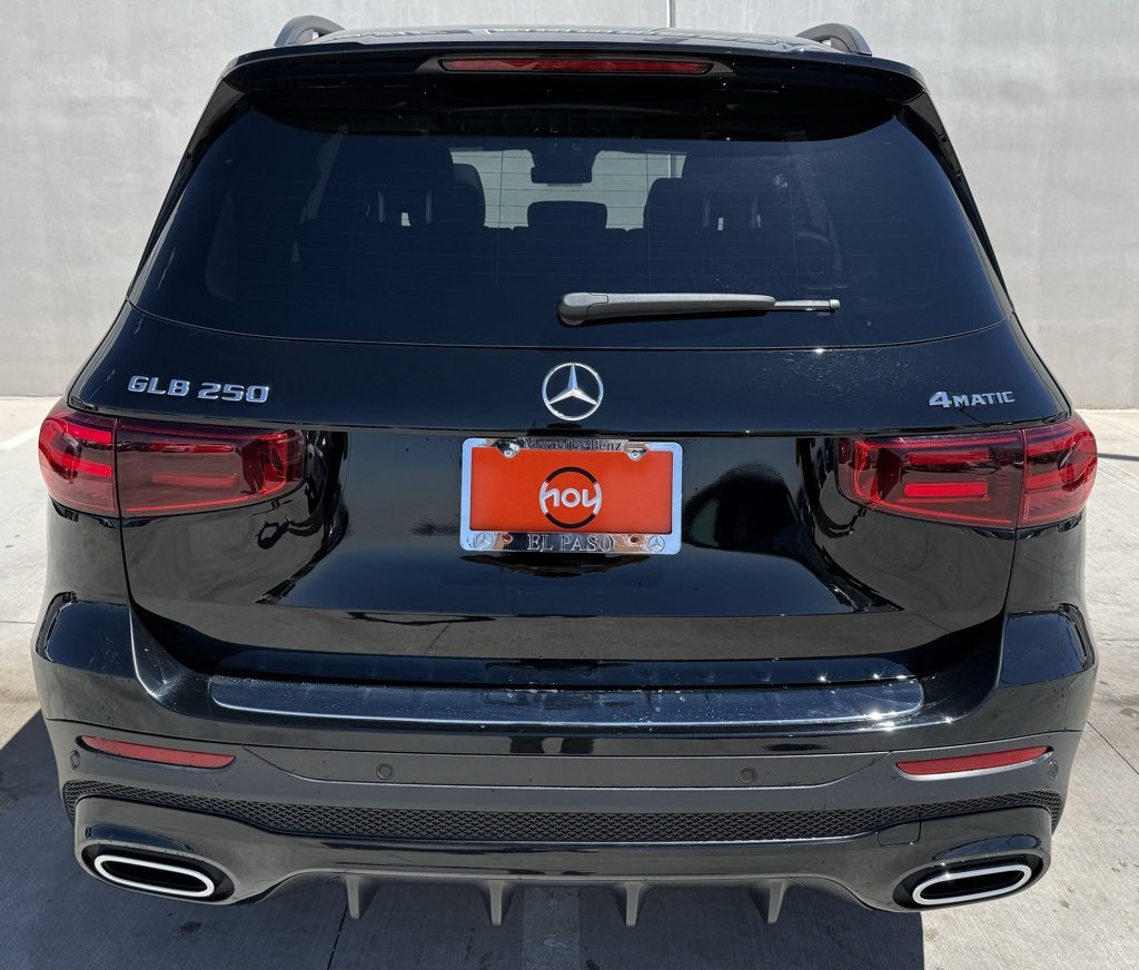 Used 2024 Mercedes-Benz GLB 250 4MATIC image 4