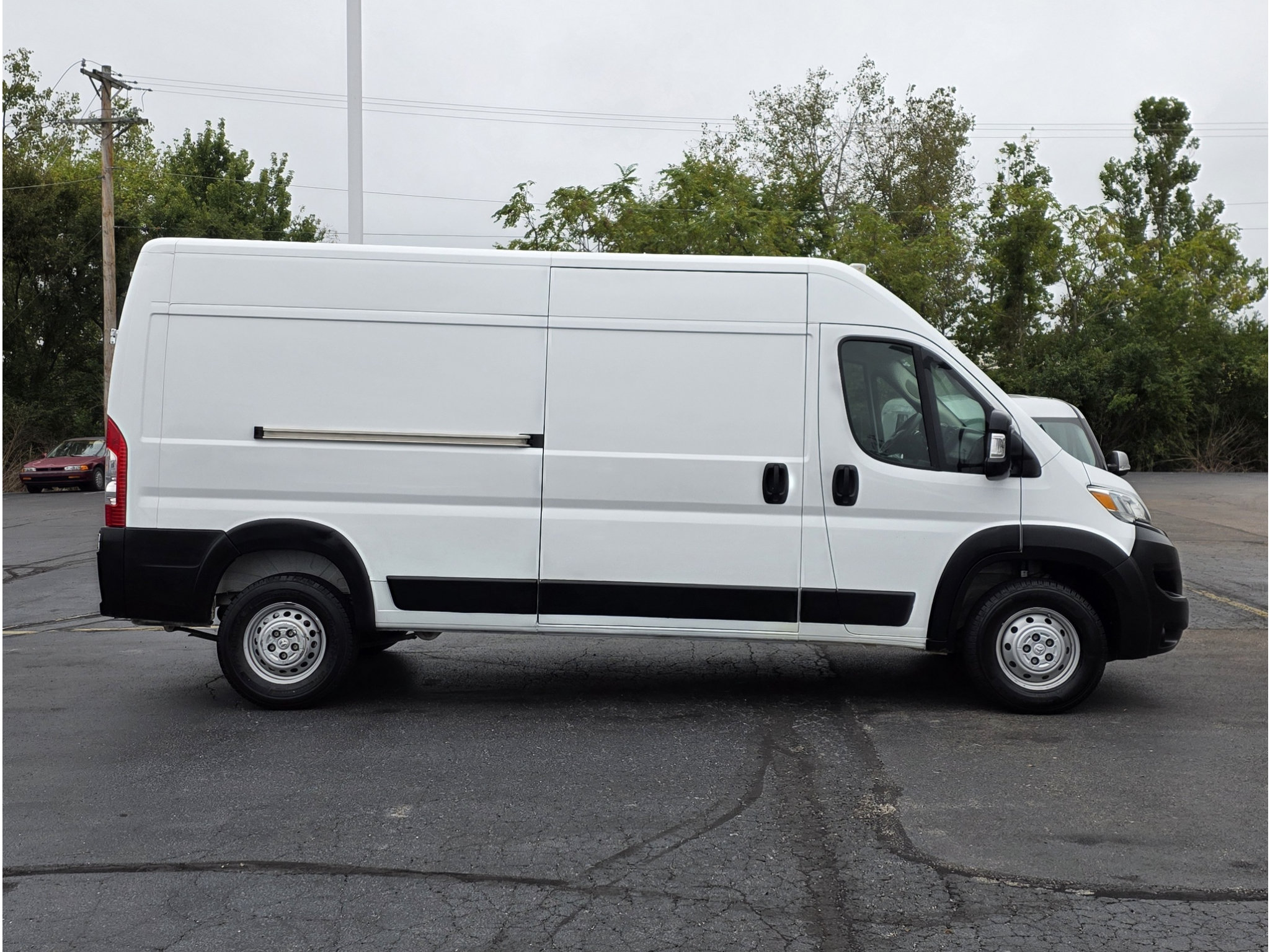 Used 2025 RAM ProMaster 2500 w/ Convenience Group FWD image 2