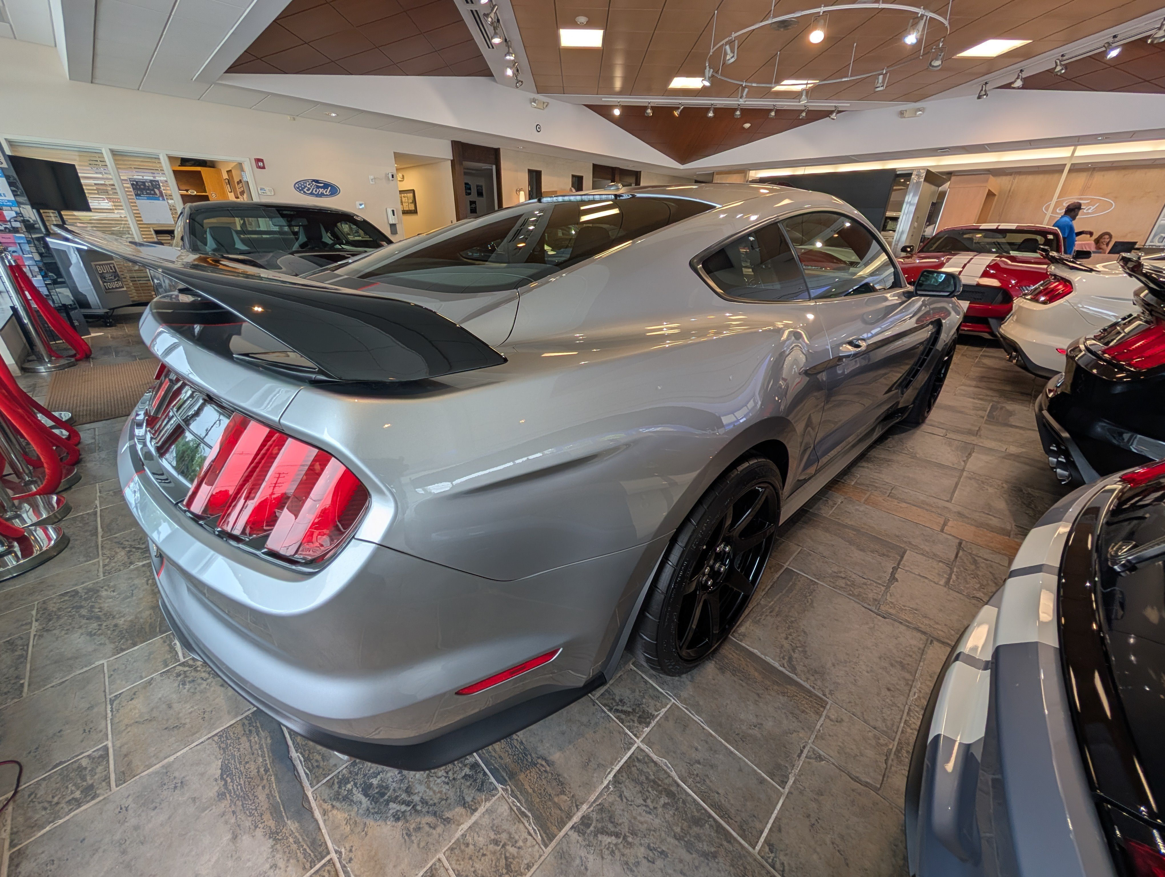 Certified 2020 Ford Mustang Shelby GT350R w/ GT350R Equipment Group 920A RWD image 5