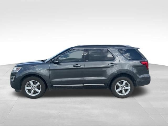 Used 2017 Ford Explorer XLT w/ Equipment Group 202A image 6