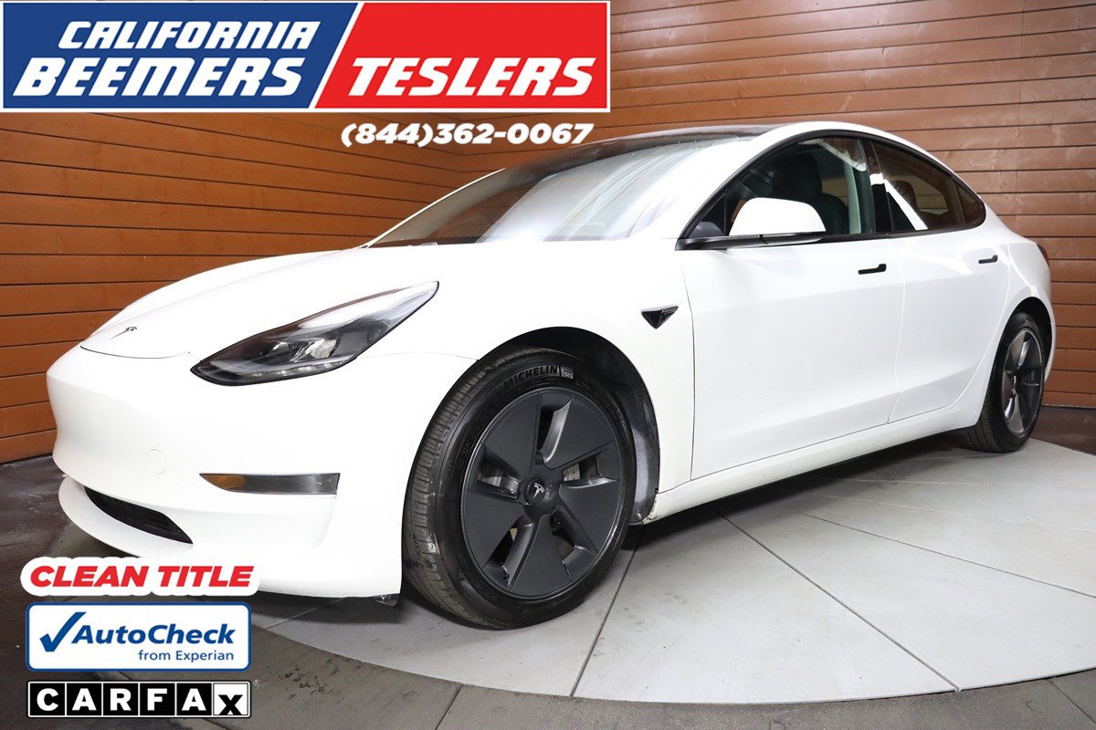 Used 2023 Tesla Model 3 Standard Range image 1
