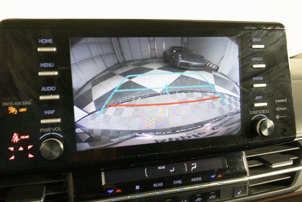 Used 2023 Toyota Sienna XLE image 21