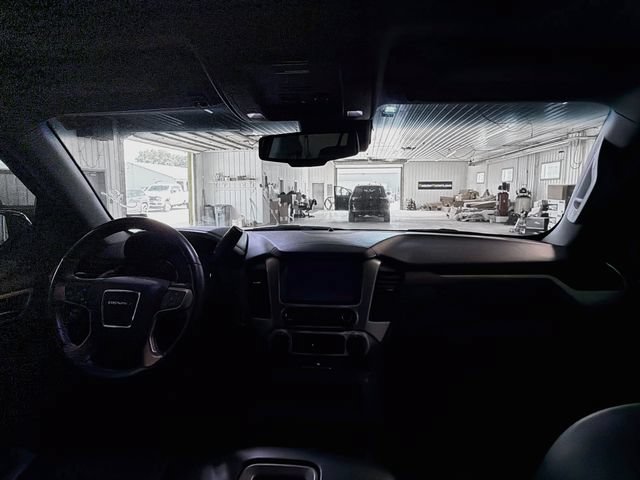 Used 2018 GMC Yukon Denali AWD/4WD image 10