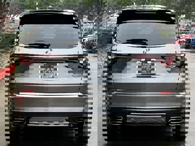 Certified 2025 Acura MDX w/ Technology Package FWD image 5