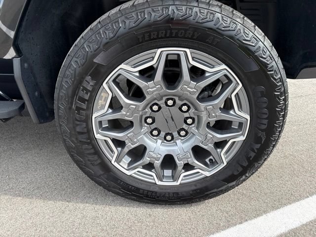 Used 2025 GMC Hummer EV 3X AWD/4WD image 11