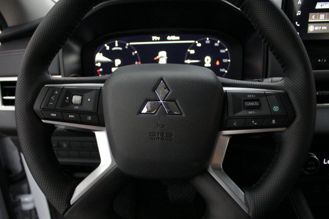 New 2026 Mitsubishi Outlander SE FWD image 7
