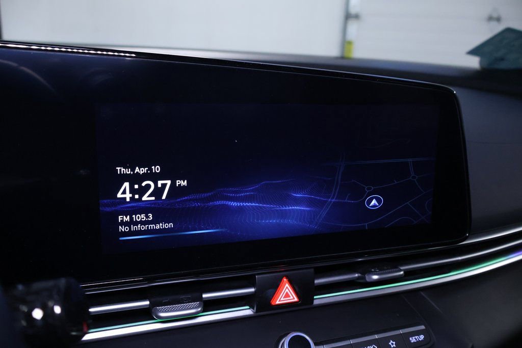 Used 2024 Hyundai Elantra Limited image 26