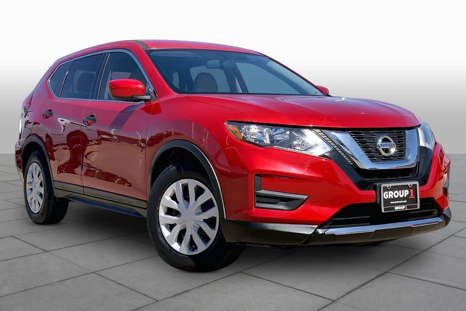 Used 2017 Nissan Rogue S FWD image 2