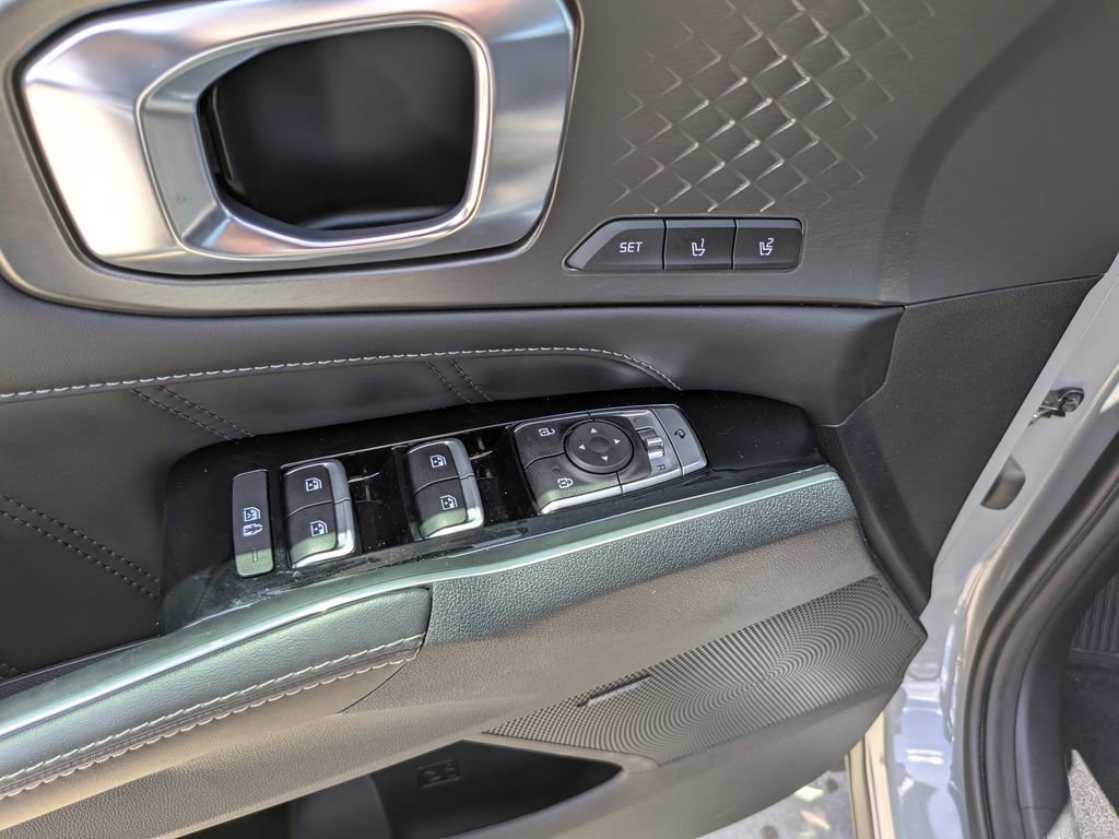 Certified 2023 Kia Sorento SX AWD/4WD image 21
