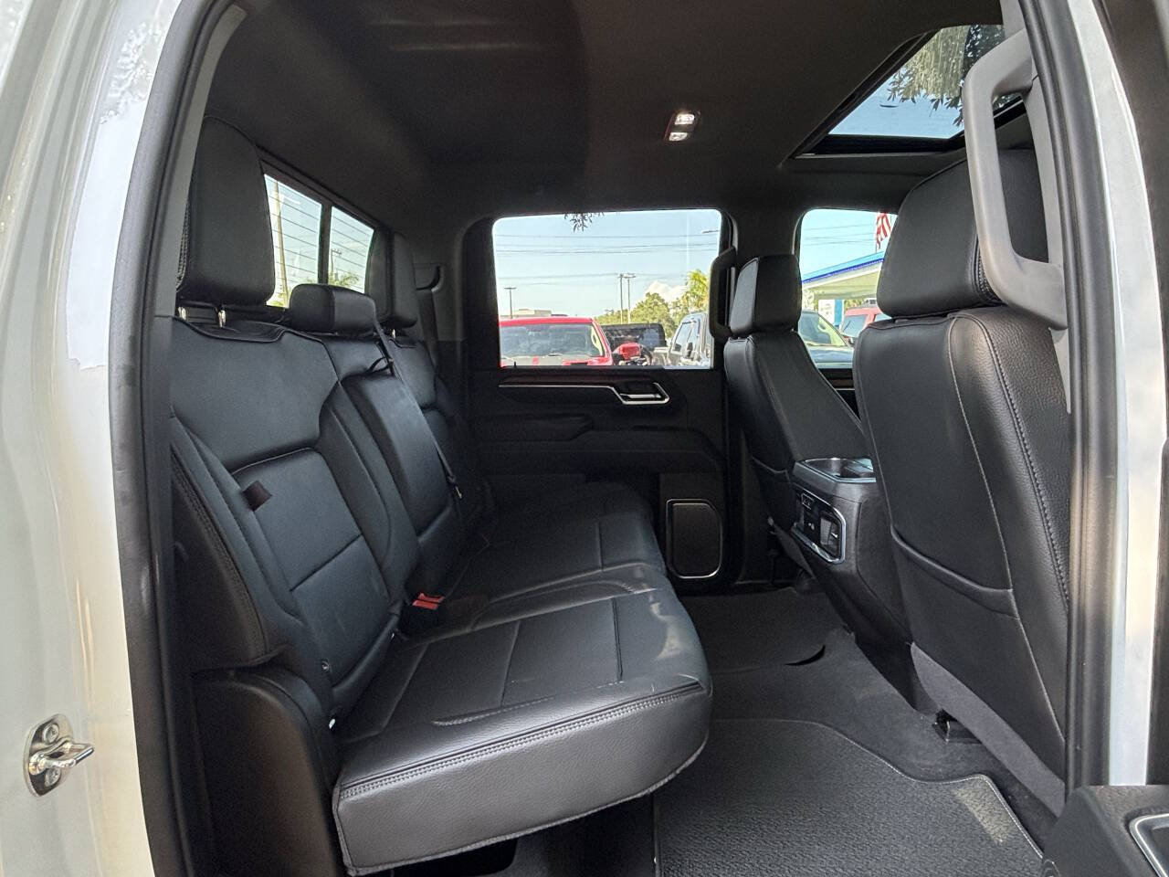Used 2025 GMC Sierra 3500 Denali w/ Denali Reserve Package AWD/4WD image 28