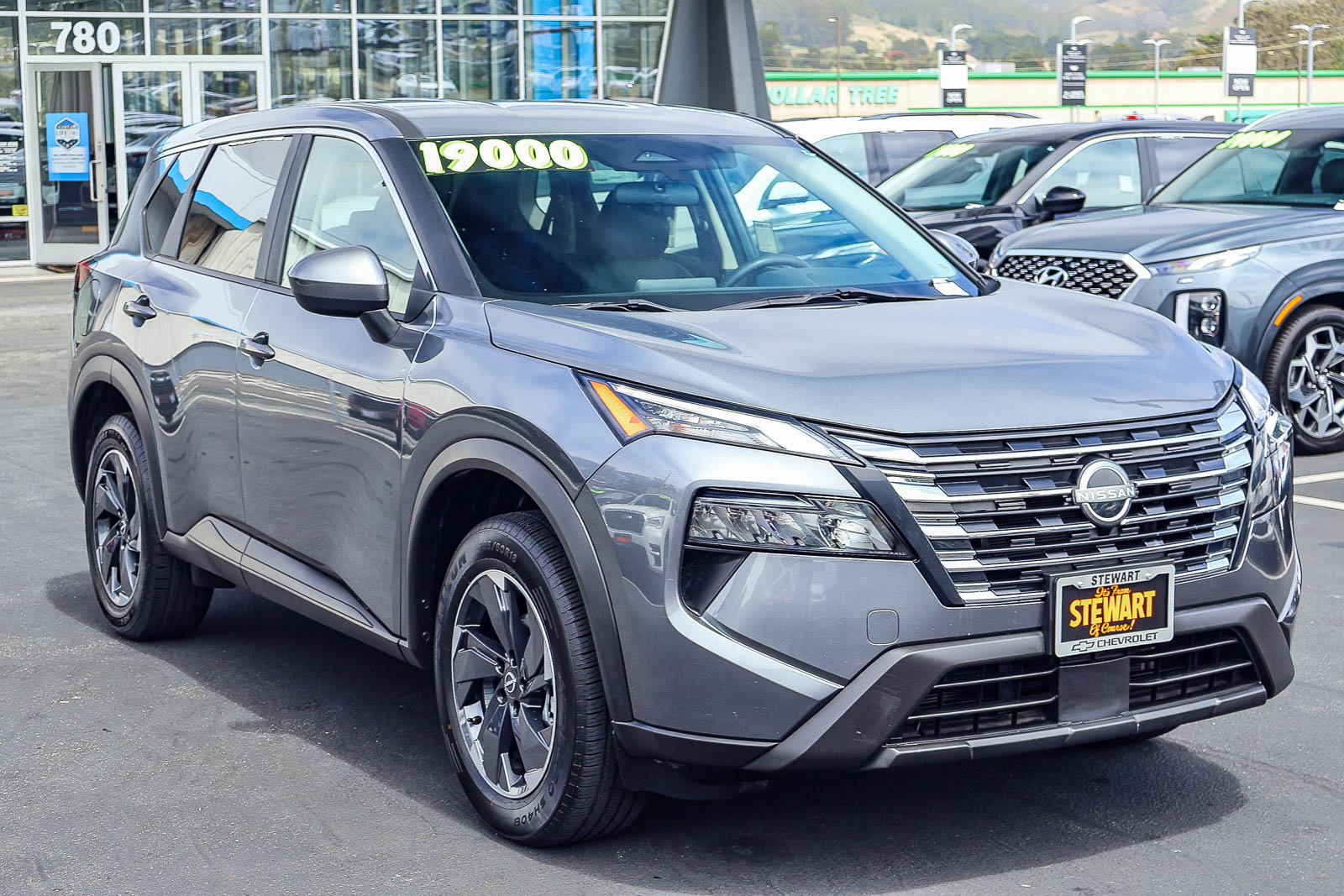 Used 2024 Nissan Rogue SV FWD image 17