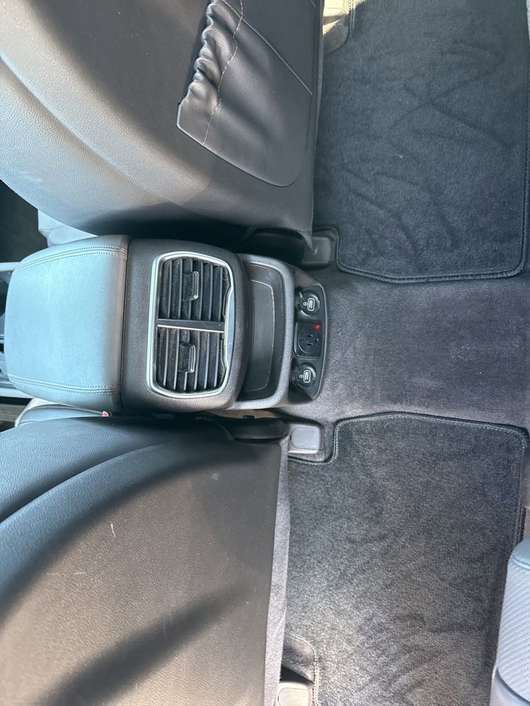 Used 2020 Hyundai Santa Fe Limited image 16