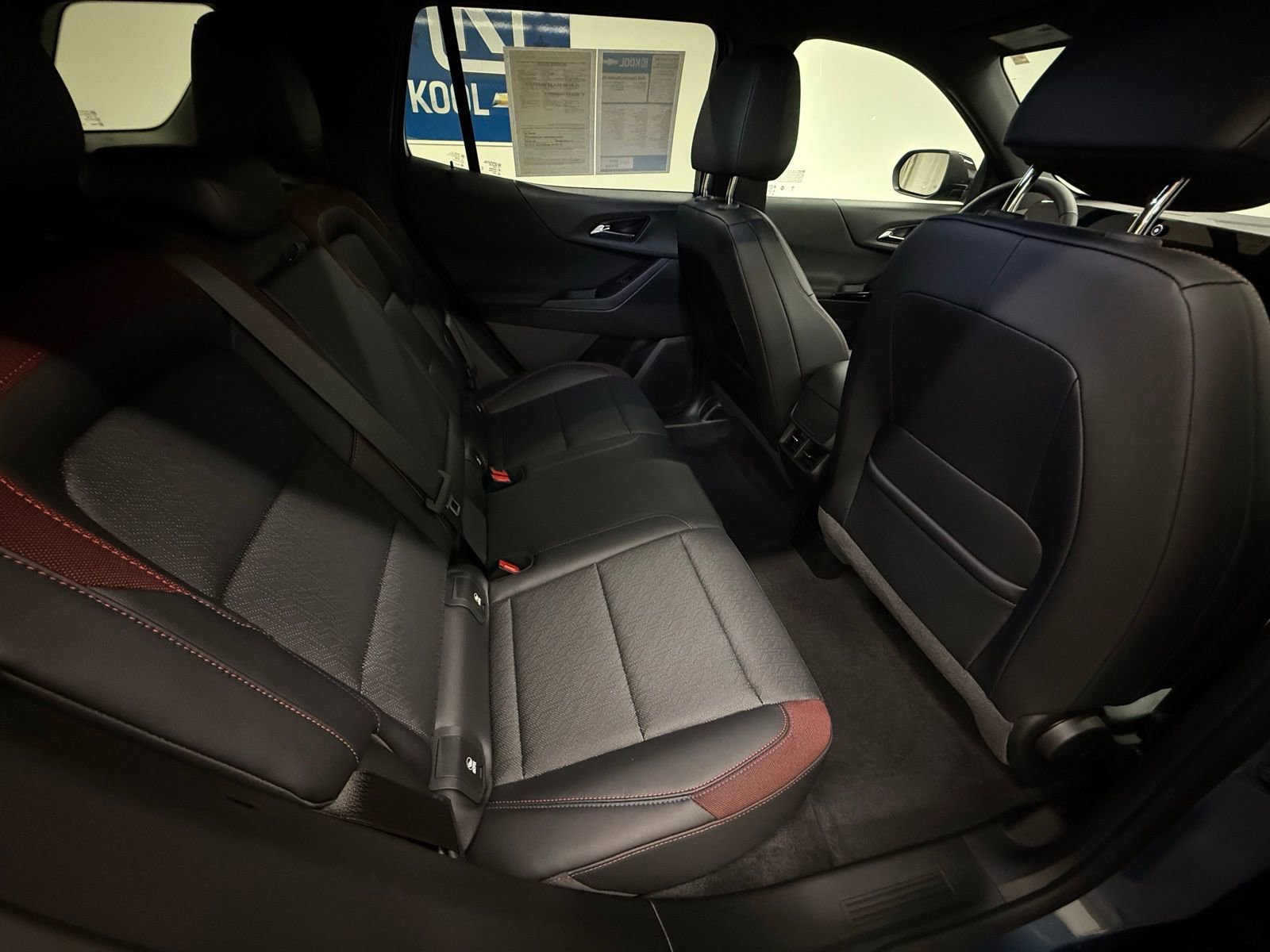 Used 2025 Chevrolet Equinox RS image 6