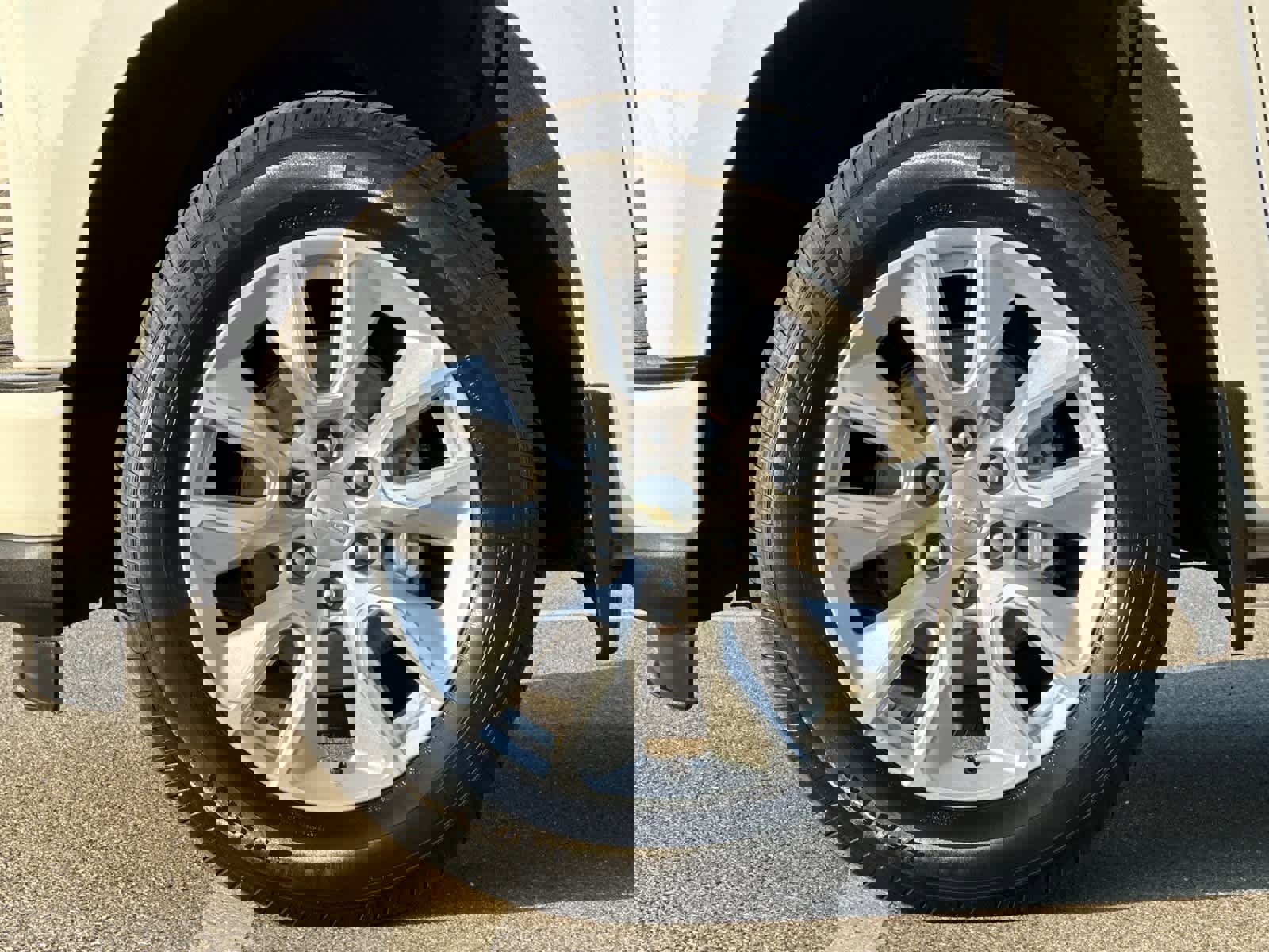 Used 2020 Chevrolet Silverado 1500 Custom w/ Custom Value Package image 22