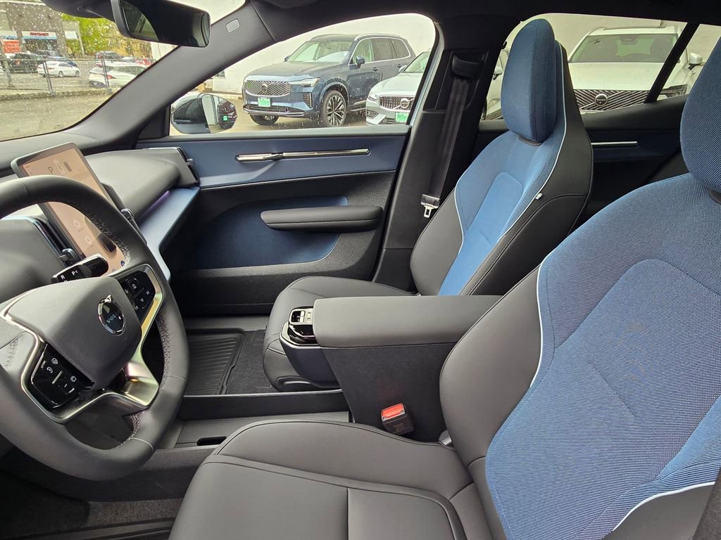 New 2026 Volvo EX30 Plus w/ Climate Package RWD image 20
