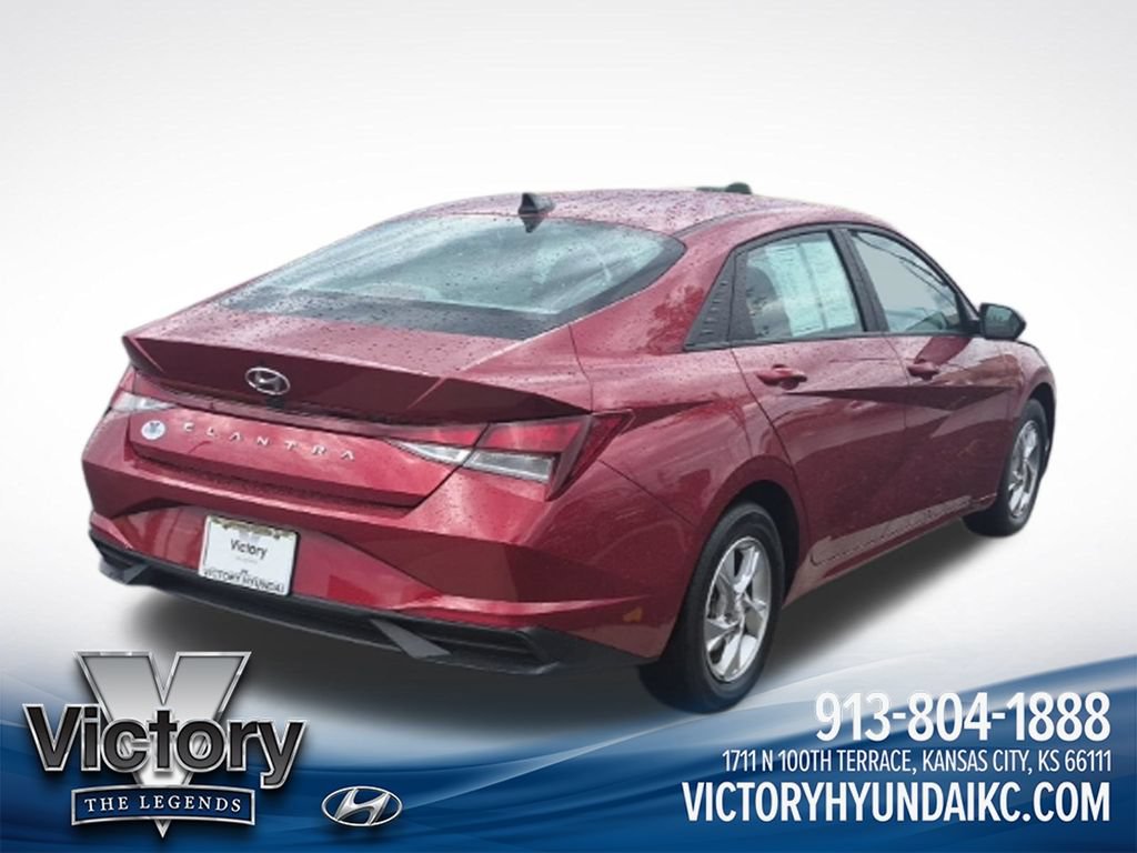 Used 2023 Hyundai Elantra SE FWD image 6