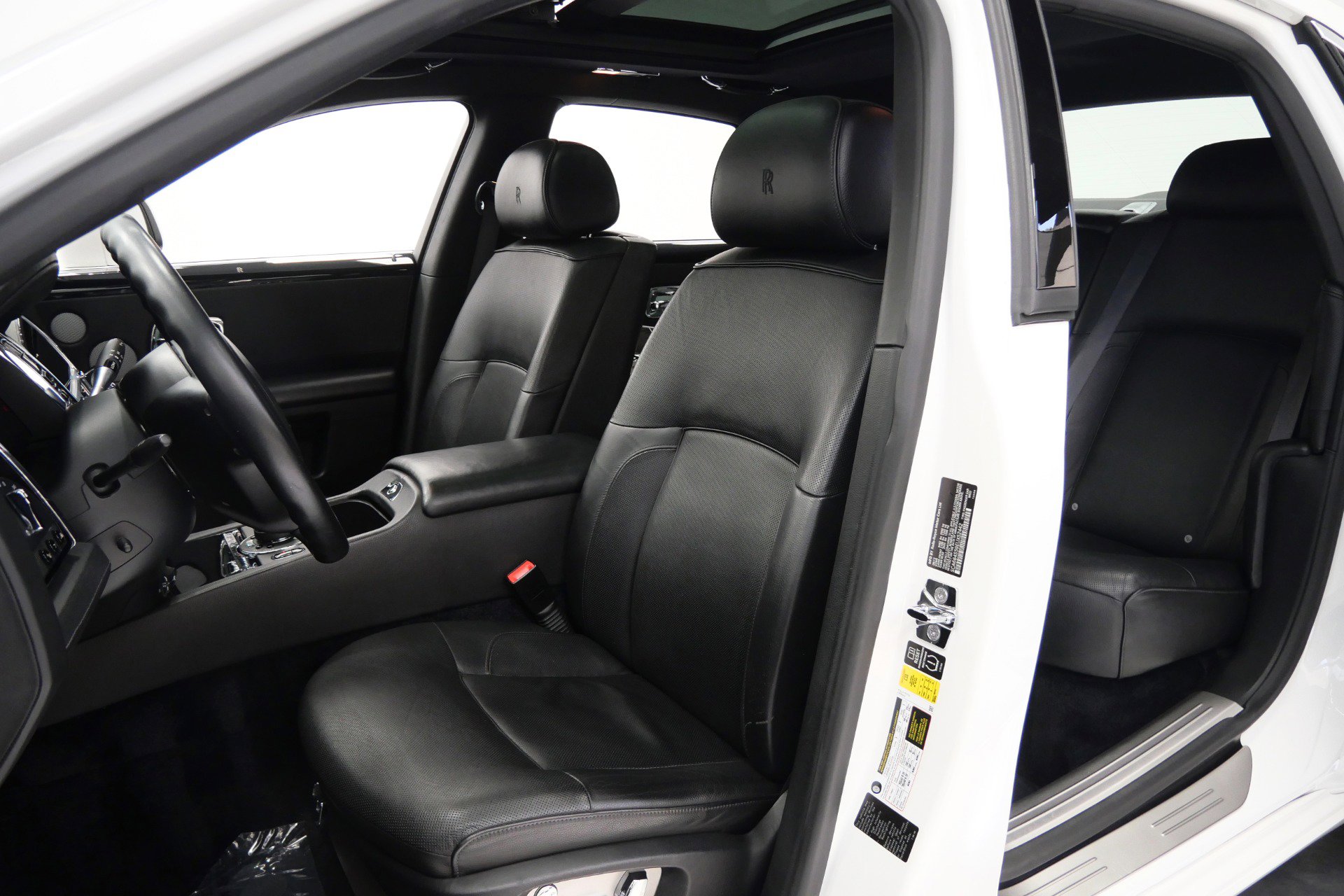 Used 2014 Rolls-Royce Ghost RWD image 24