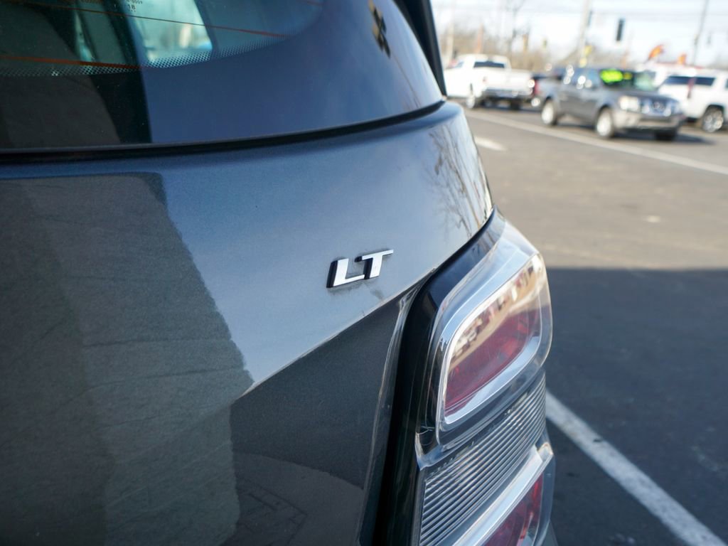 Used 2018 Chevrolet Sonic LT w/ Convenience Package image 9