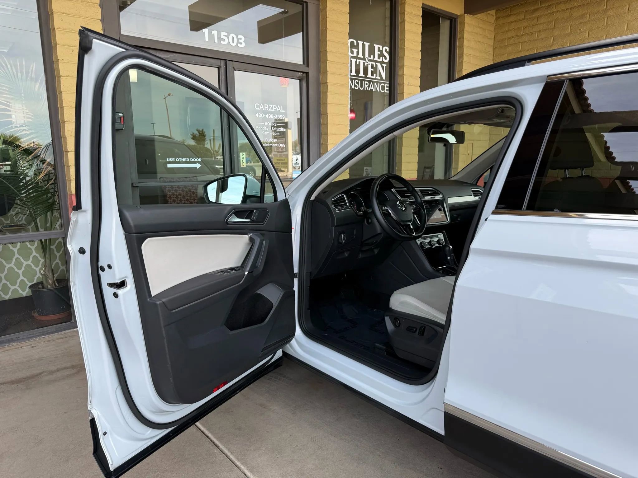 Used 2018 Volkswagen Tiguan SE FWD image 15