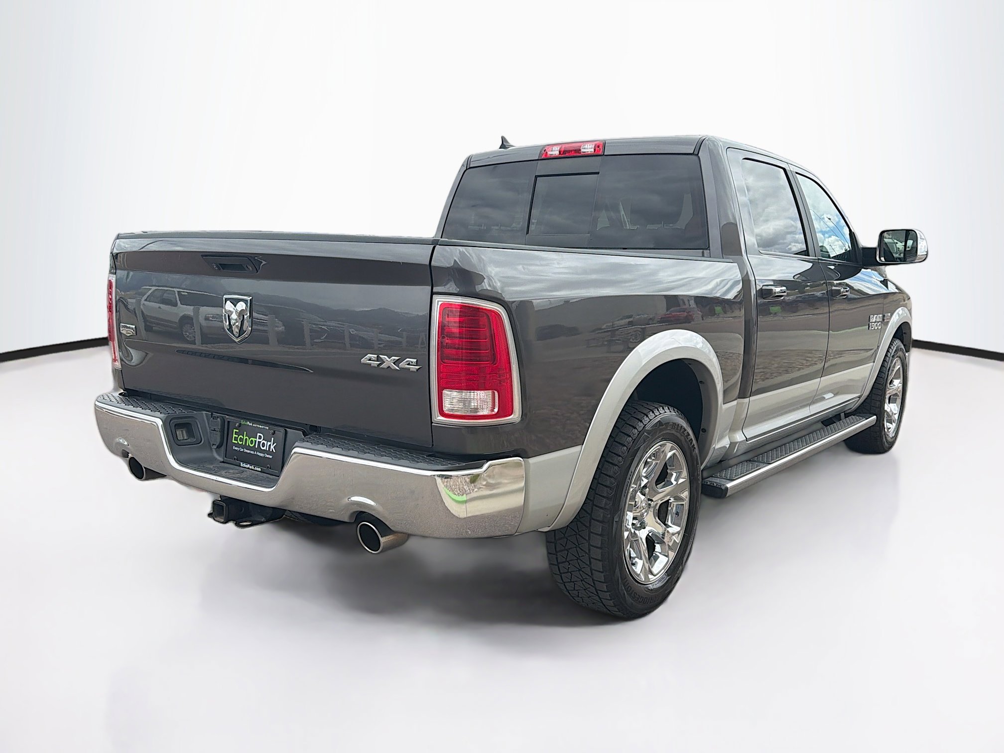 Used 2018 RAM 1500 Laramie w/ Convenience Group AWD/4WD image 9
