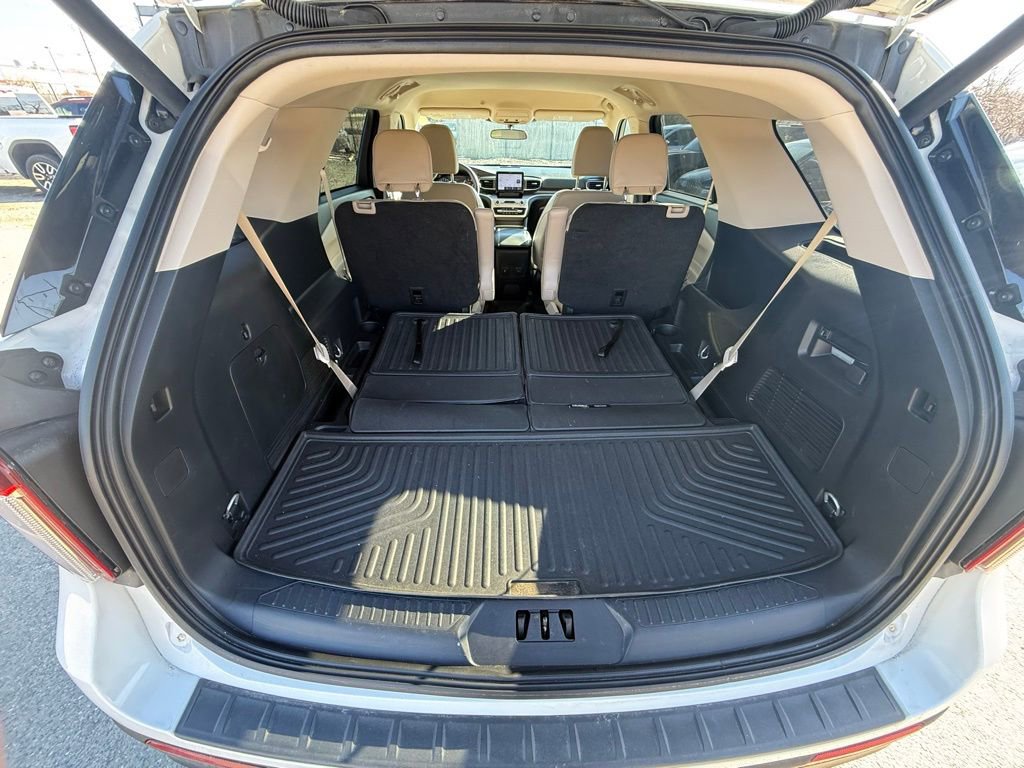 Used 2023 Ford Explorer XLT w/ Equipment Group 202A image 14