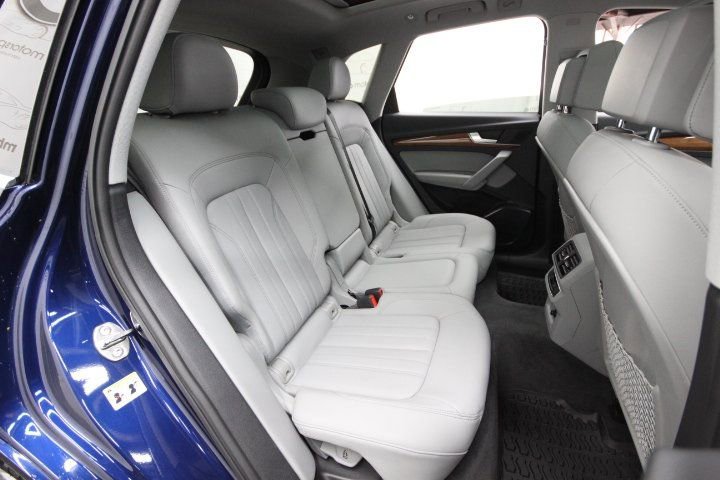 Used 2022 Audi Q5 2.0T Premium w/ Convenience Package AWD/4WD image 20